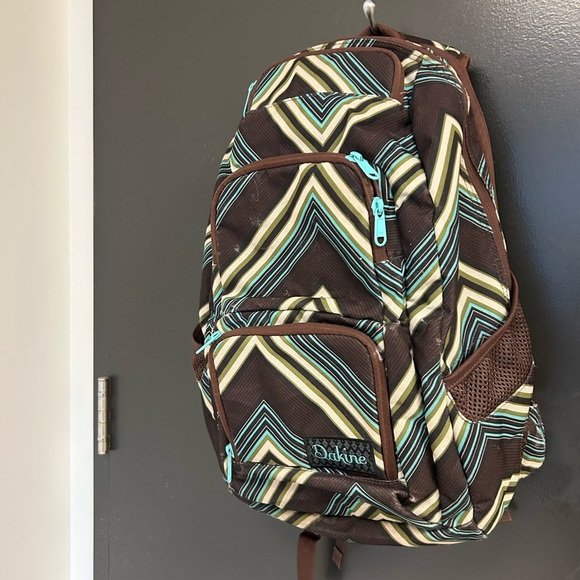 Dakine “Jewel” large GUC Chevron Pattern Backpack - Picture 2 of 16